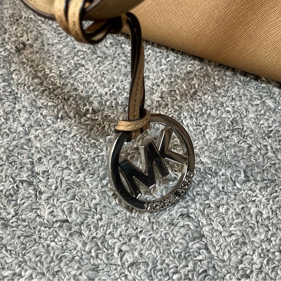 Michael Kors Tote Bag Tan/Camel Silver Accents Handled Bag Front Card Organizer - Picture 8 of 12